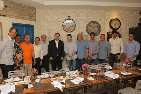 Rodrigo Maia se reÃºne com parlamentares do RN em busca de apoio