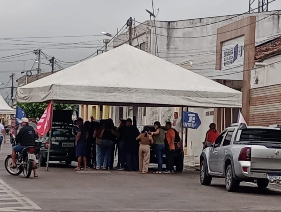 Professores da Rede Municipal de Ensino de Senador Elói de Souza fazem